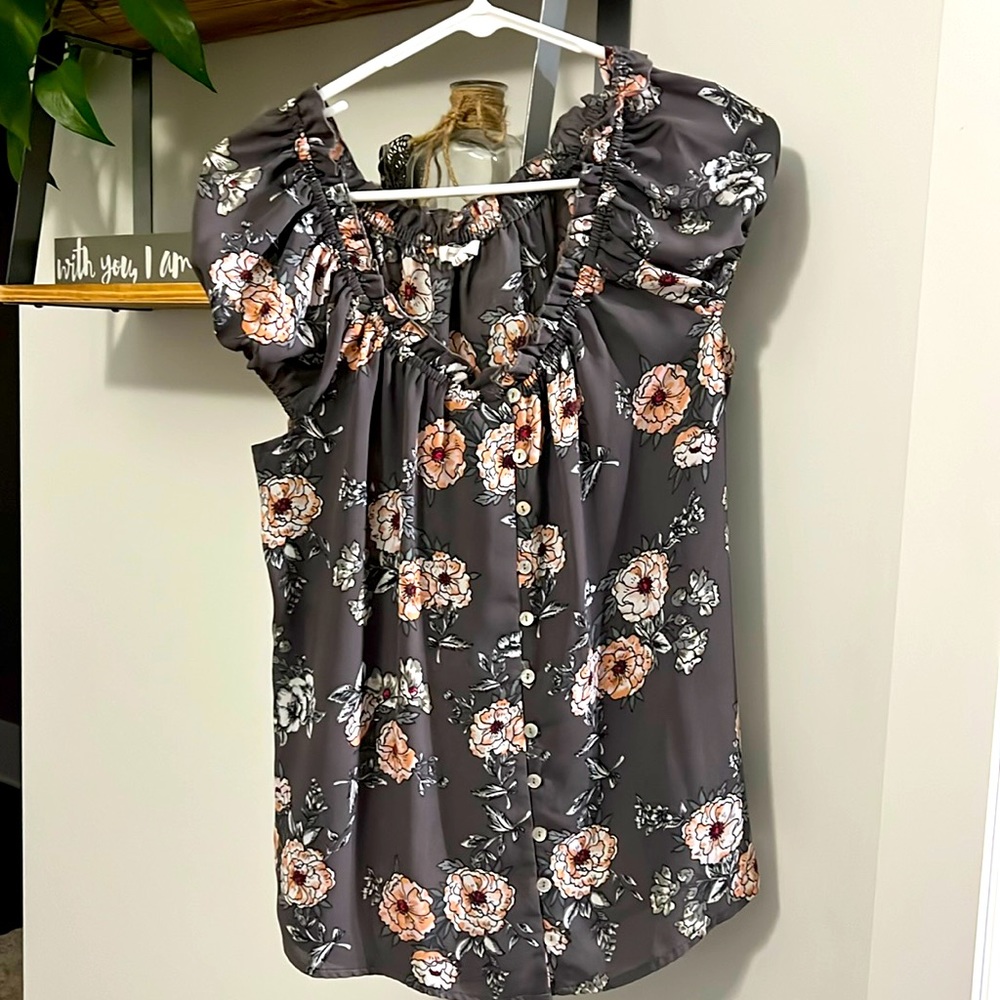 Women’s size medium dressy, short sleeve top
